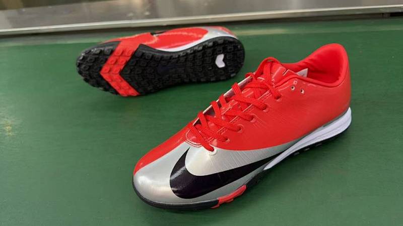 (到货36-45）耐克刺客十六代内置全气垫防水针织草钉MD底足球鞋Nike Air Zoom Mercurial Vapor XVI Elite TF39-46