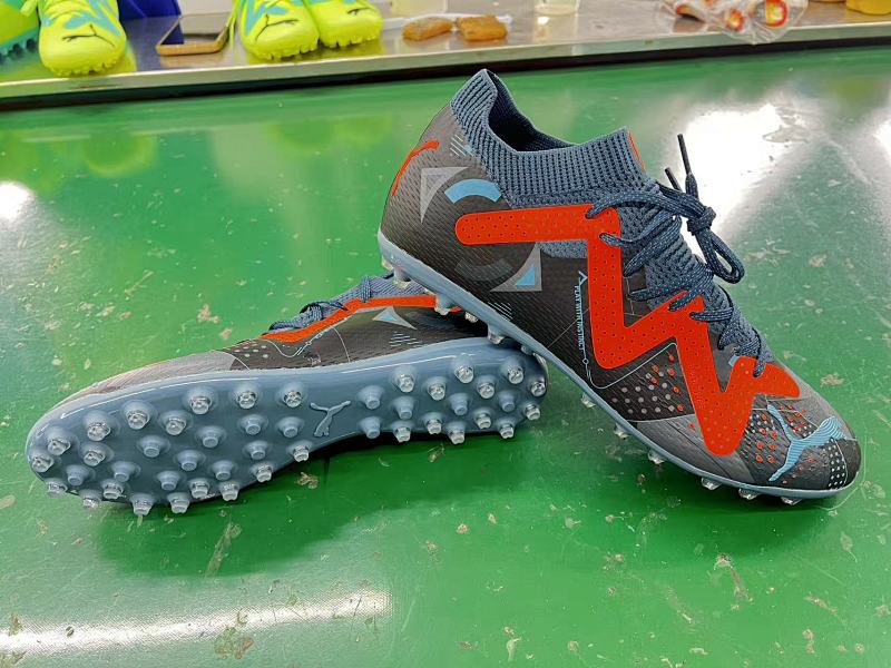 （到货39-45）2024新款彪马Mg钉足球鞋PUMA FUTURE 2024 39-45