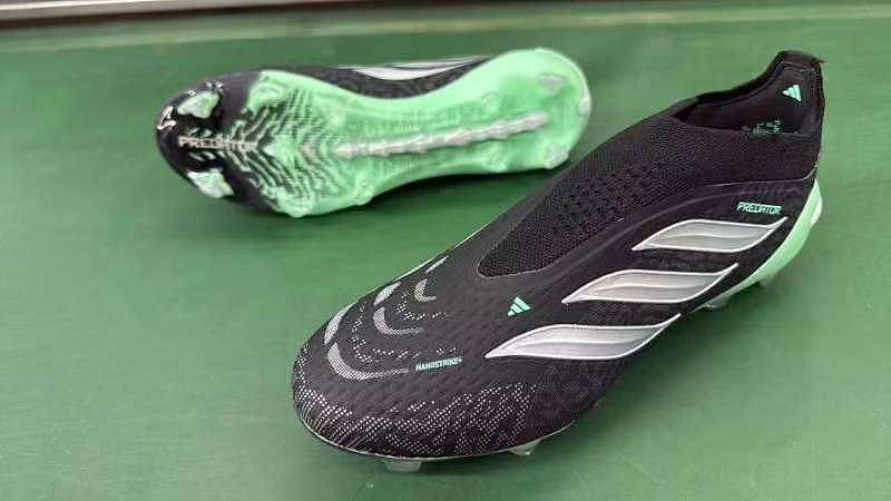 adidas Predator 26 Laceless FG